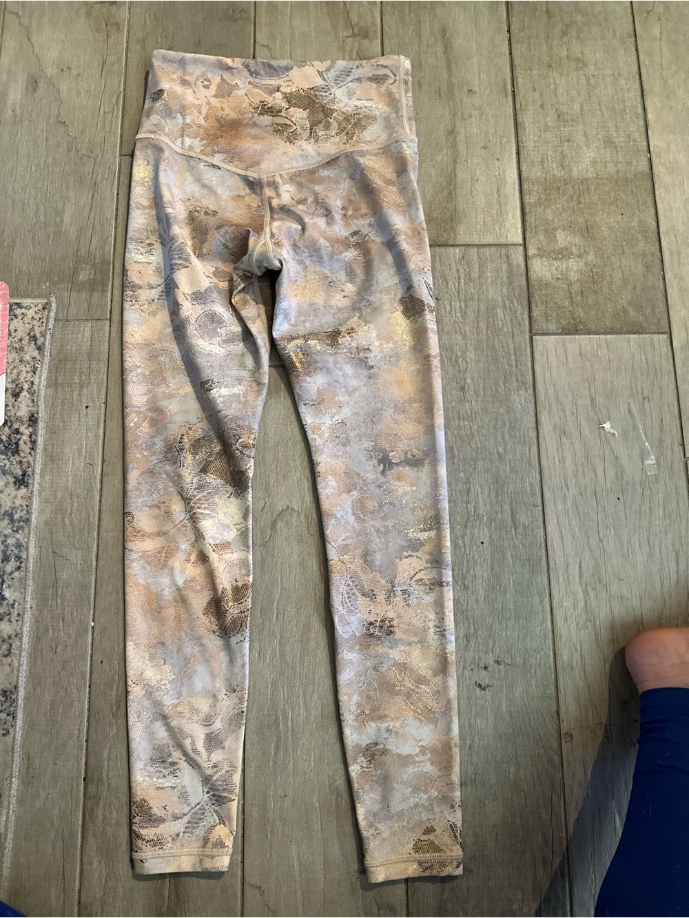 Athleta Leggins XS gold - Picture 2 of 3